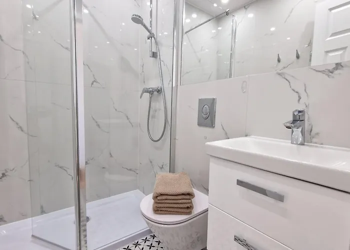 Flou Przystan Letnica 79, Parking & 700m Plaza Gdansk